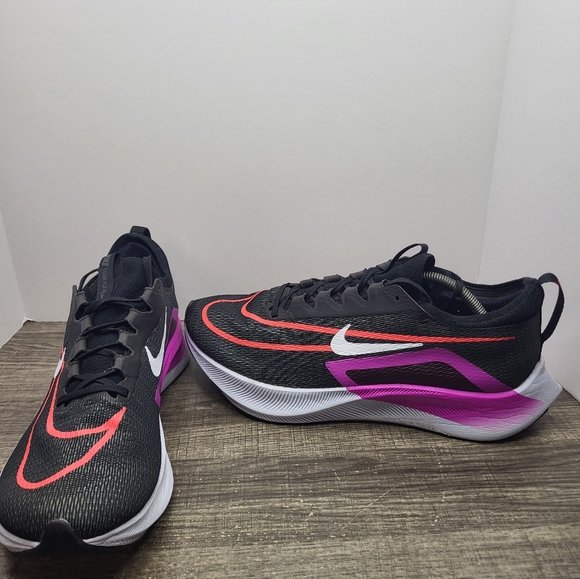 Nike Zoom Fly 4 Black Hyper Violet Men's Size 13 Running Shoes Sneakers - Picture 1 of 10